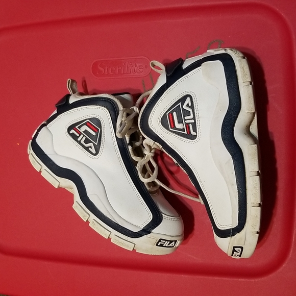Fila unisex size 3 grant hill 2 sneakers white, navy and red